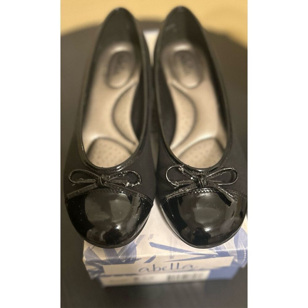Abella Flat Shoes Size 6 1/2